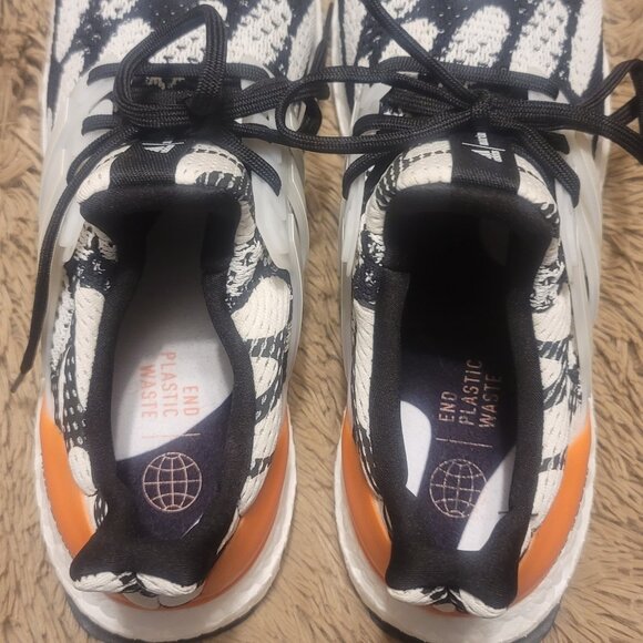 WOMENS ADIDAS ULTRABOOST - Picture 2 of 7